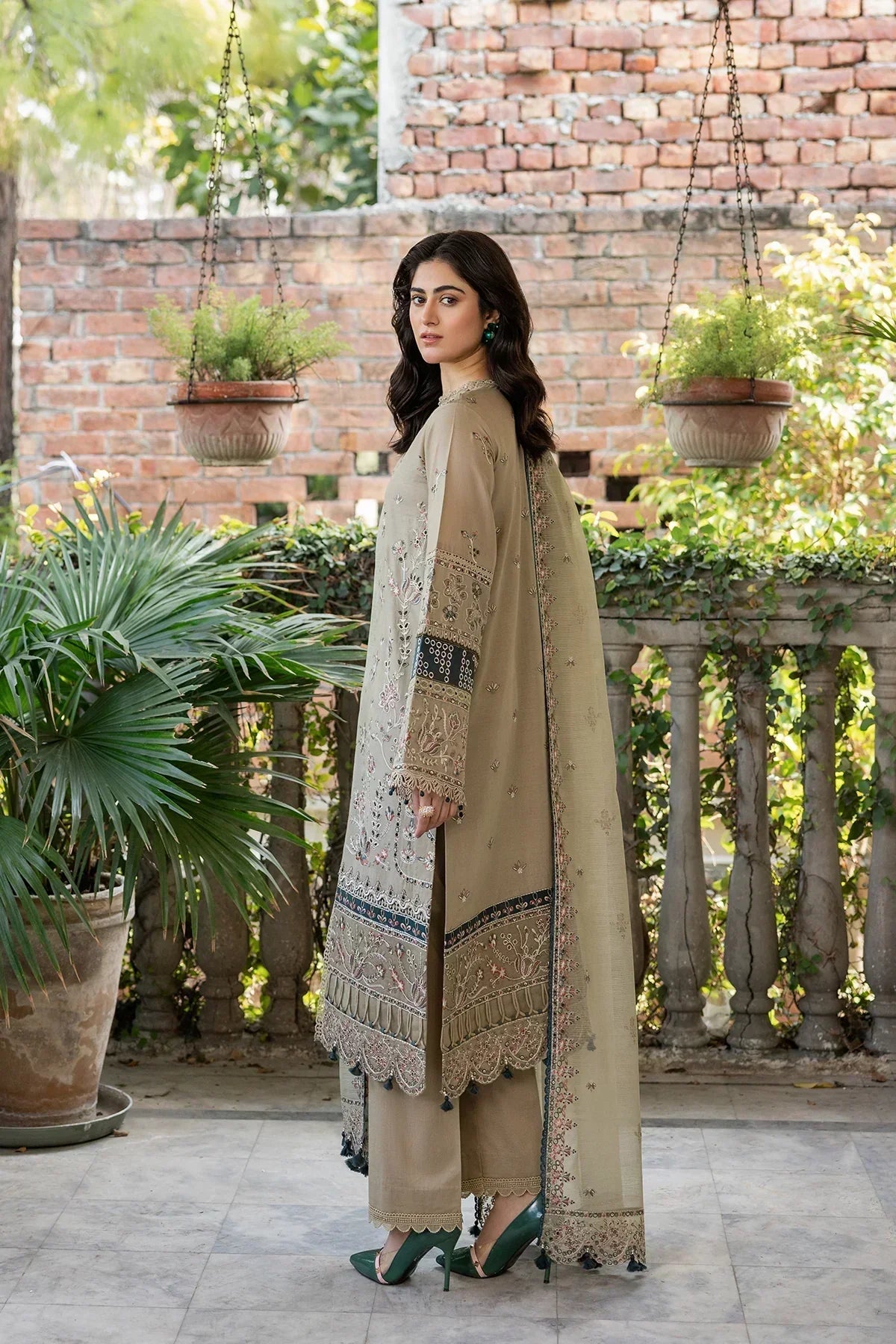Farasha | Bahaar Embroidered Lawn | Whimsical Sage - Ladies Clothes - Maria Faisal