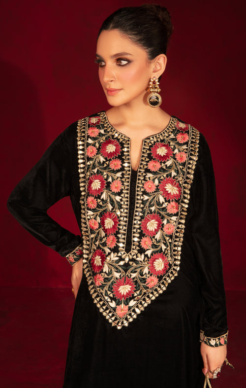 Maya | Raazi Velvet 24 | ZEEST - Ladies Clothes - Maria Faisal