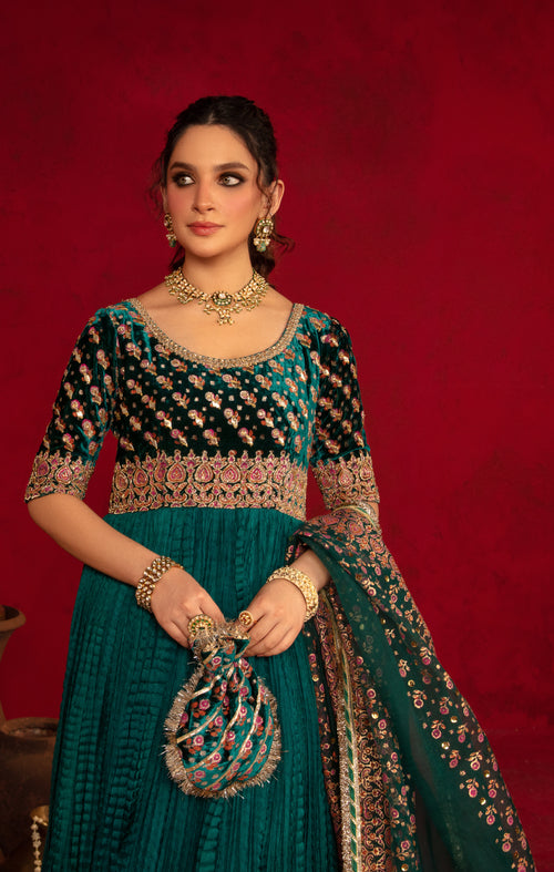 Maya | Raazi Velvet 24 | DILAAB - Ladies Clothes - Maria Faisal