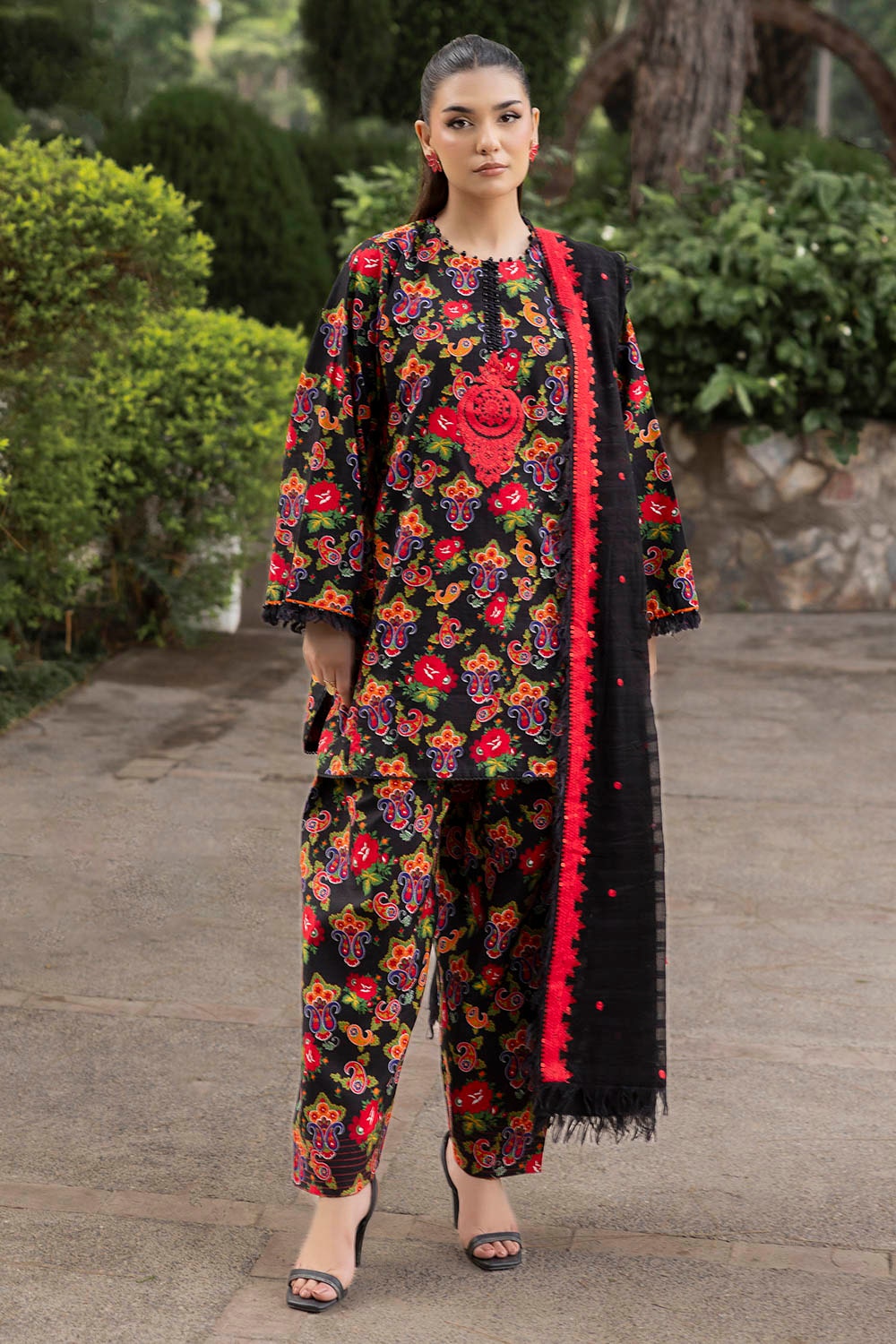 Gul Ahmed | Winter Collection 25 | K-52010 | Mariafaisal Gul Ahmed | Winter Collection 25 | K-52010 | Mariafaisal