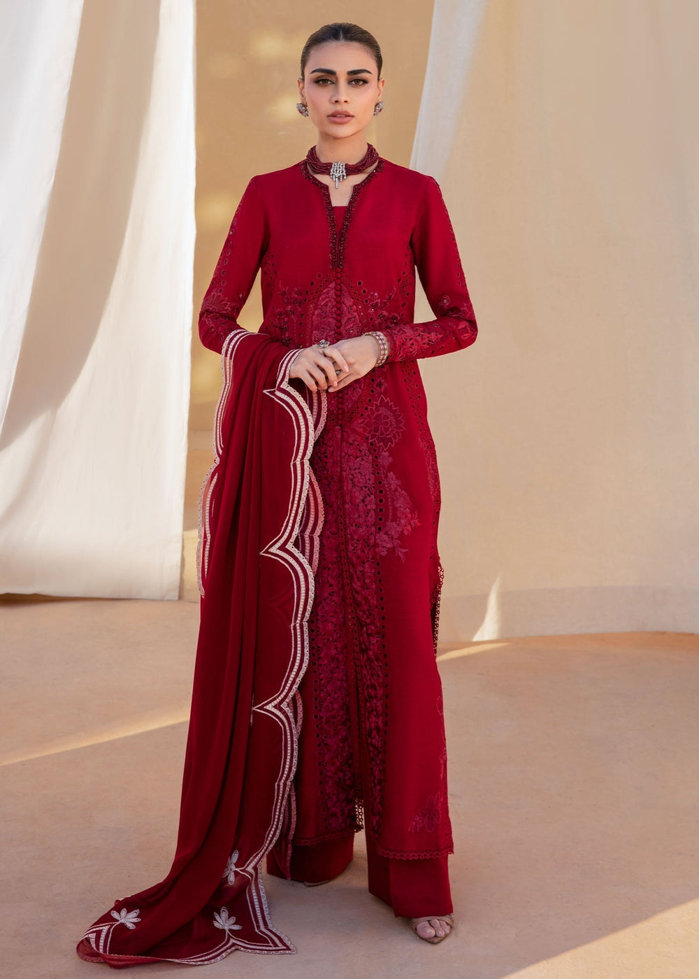 Saira Shakira | Rosea Casual Pret 25 | Izzy