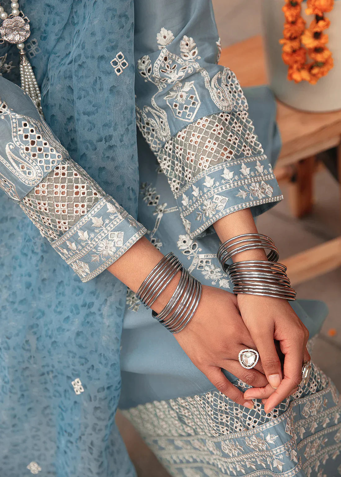 Mohagni | Muntazir Luxury Lawn 24 | CM-07 - Ladies Clothes