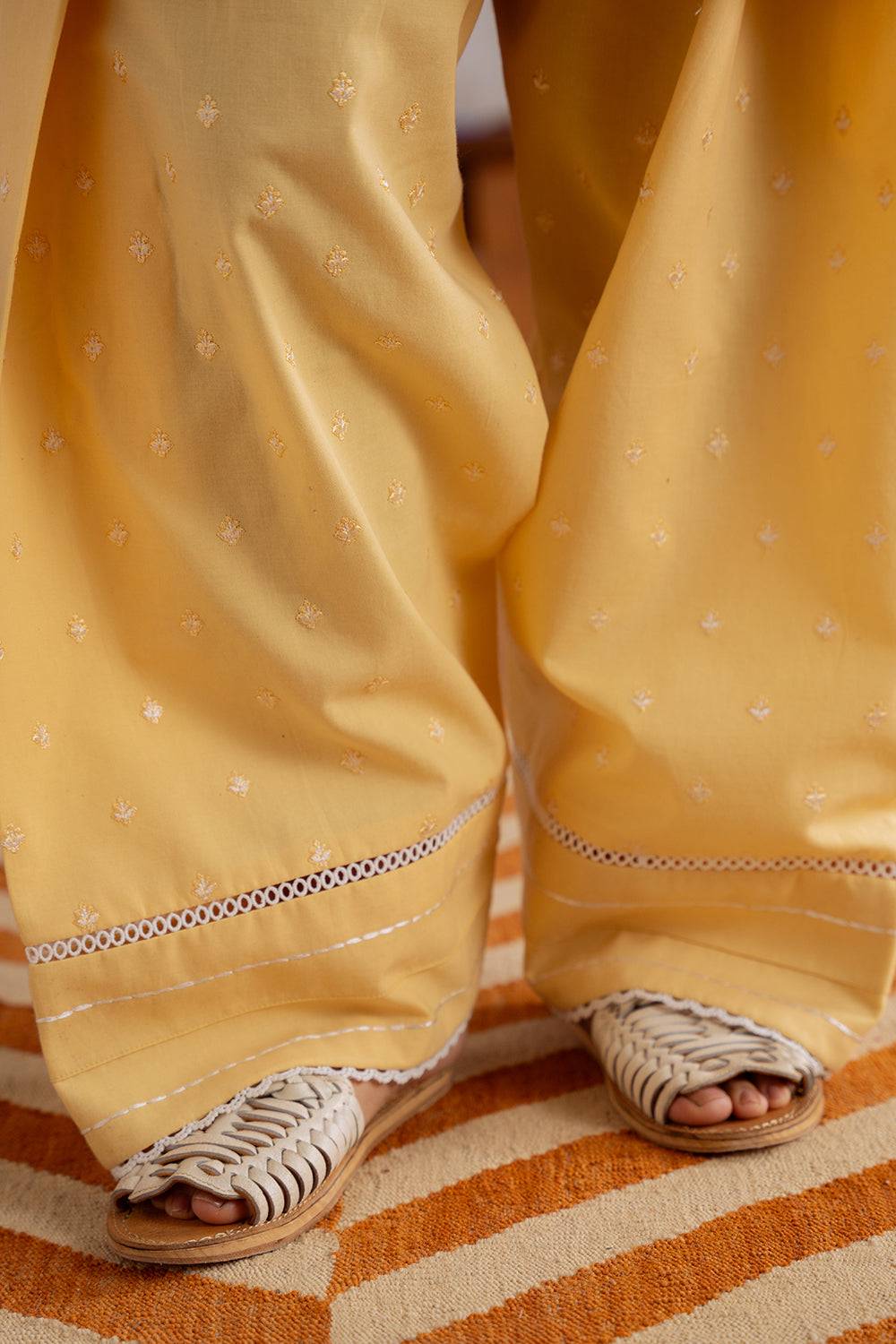 Saira Rizwan | Laanem Summer Lawn 25 | LEYLA-A-SRL25-04 by Maria Faisal - Registered Vendor of : Saira Rizwan - type : Ladies Clothes - 100% original wedding dresses