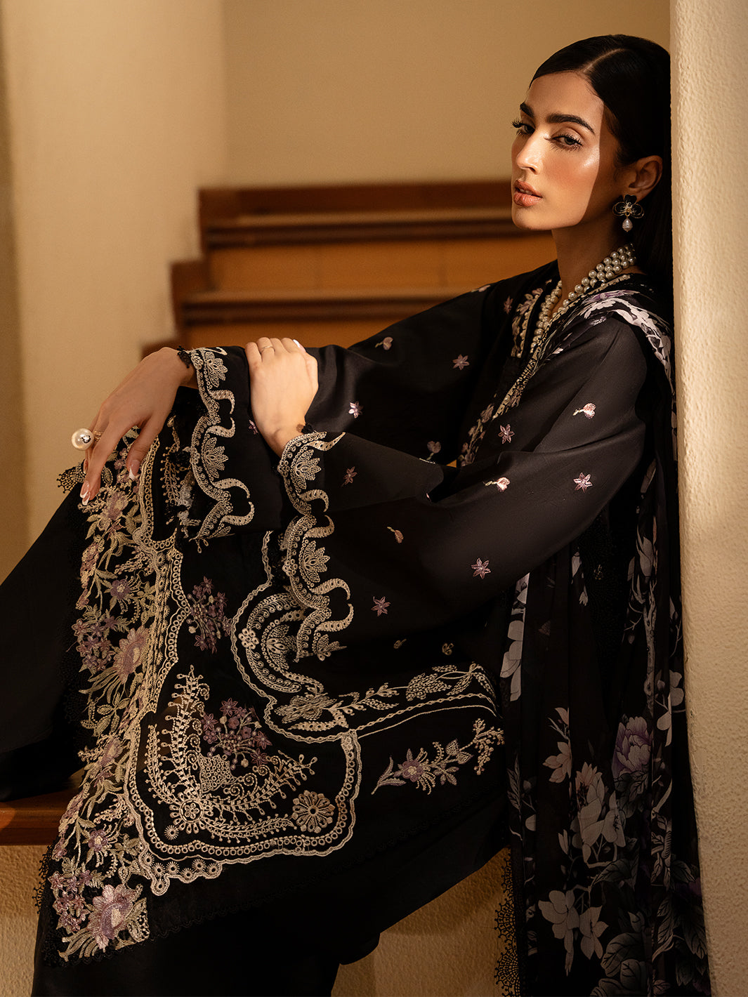 Izel | Dastak Luxury Lawn | QALAH - Ladies Clothes