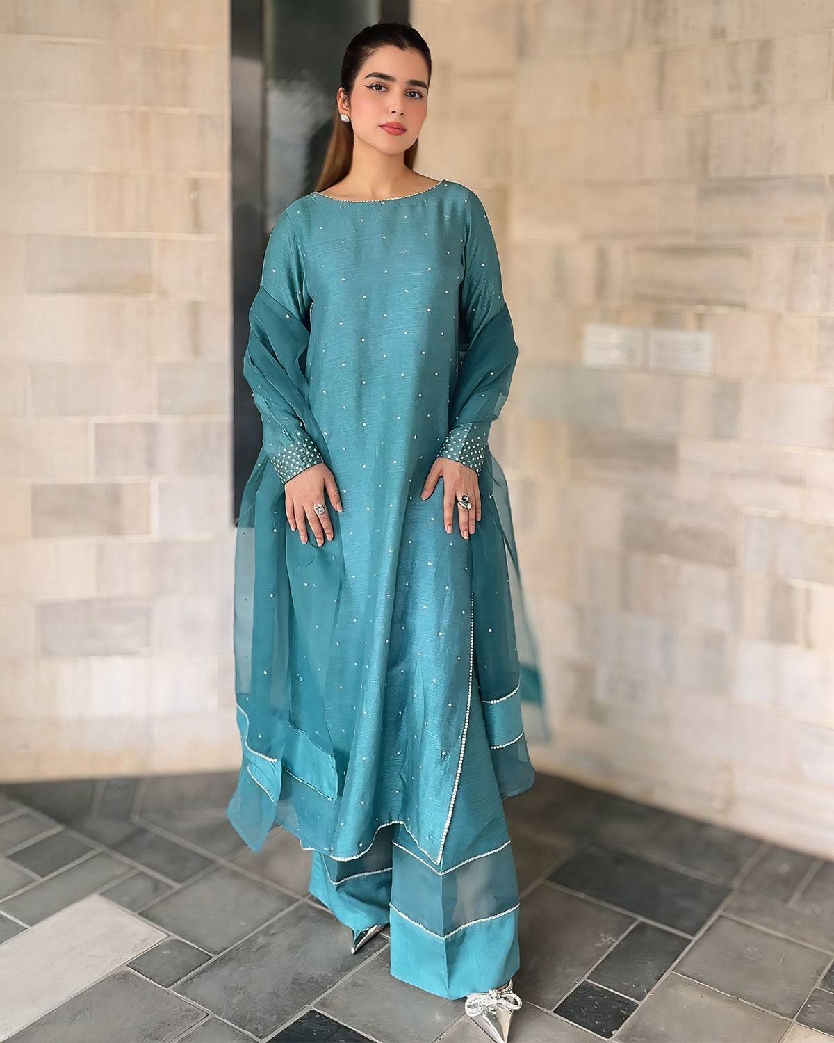 Hana Cortez - Chic Rawsilk Dress Hana Cortez - Chic Rawsilk Dress