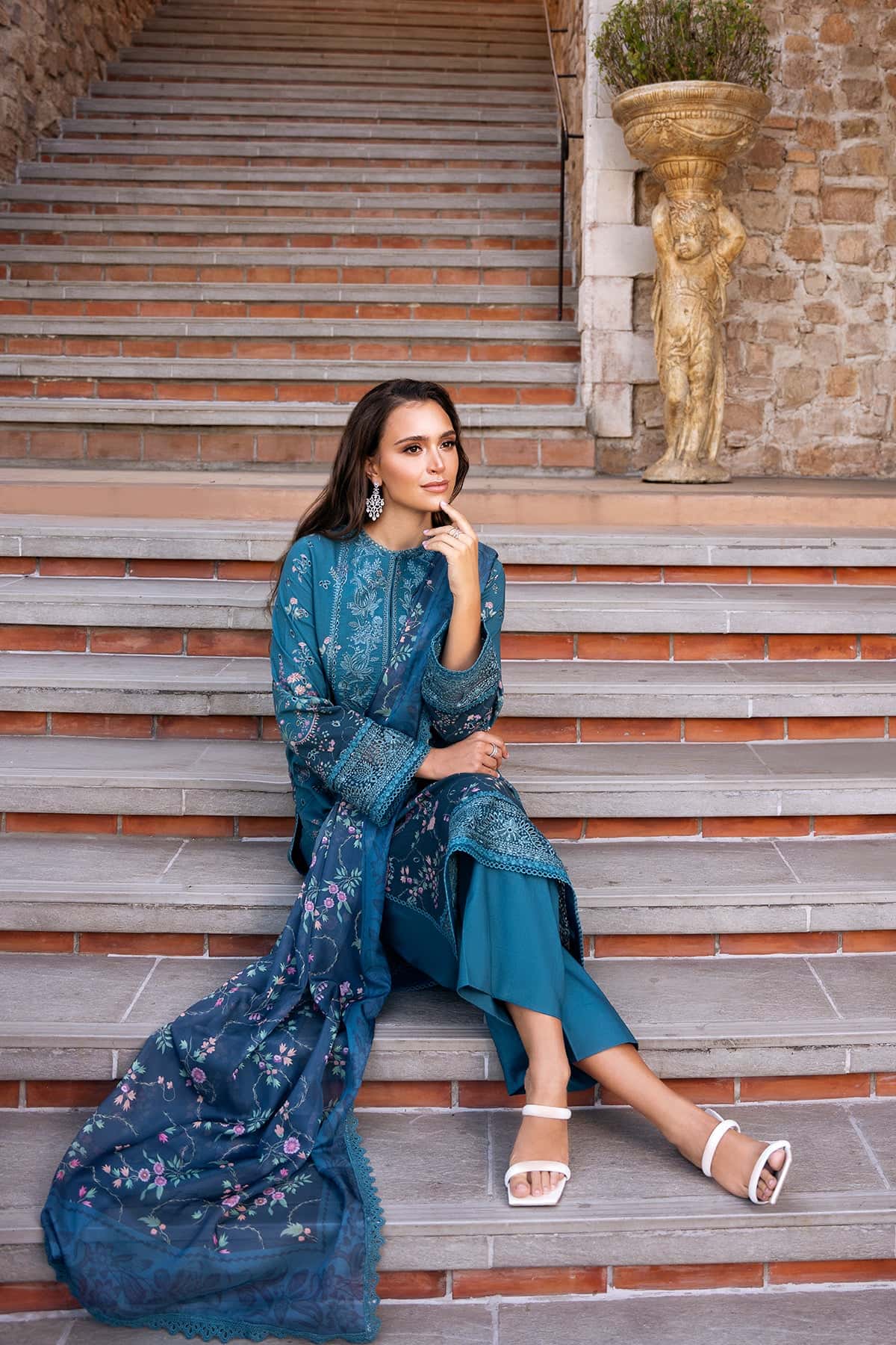 Afrozeh | Damask The Holiday Edit 25 | Rosheen B by Maria Faisal - Registered Vendor of : Afrozeh - type : Ladies Clothes - 100% original wedding dresses