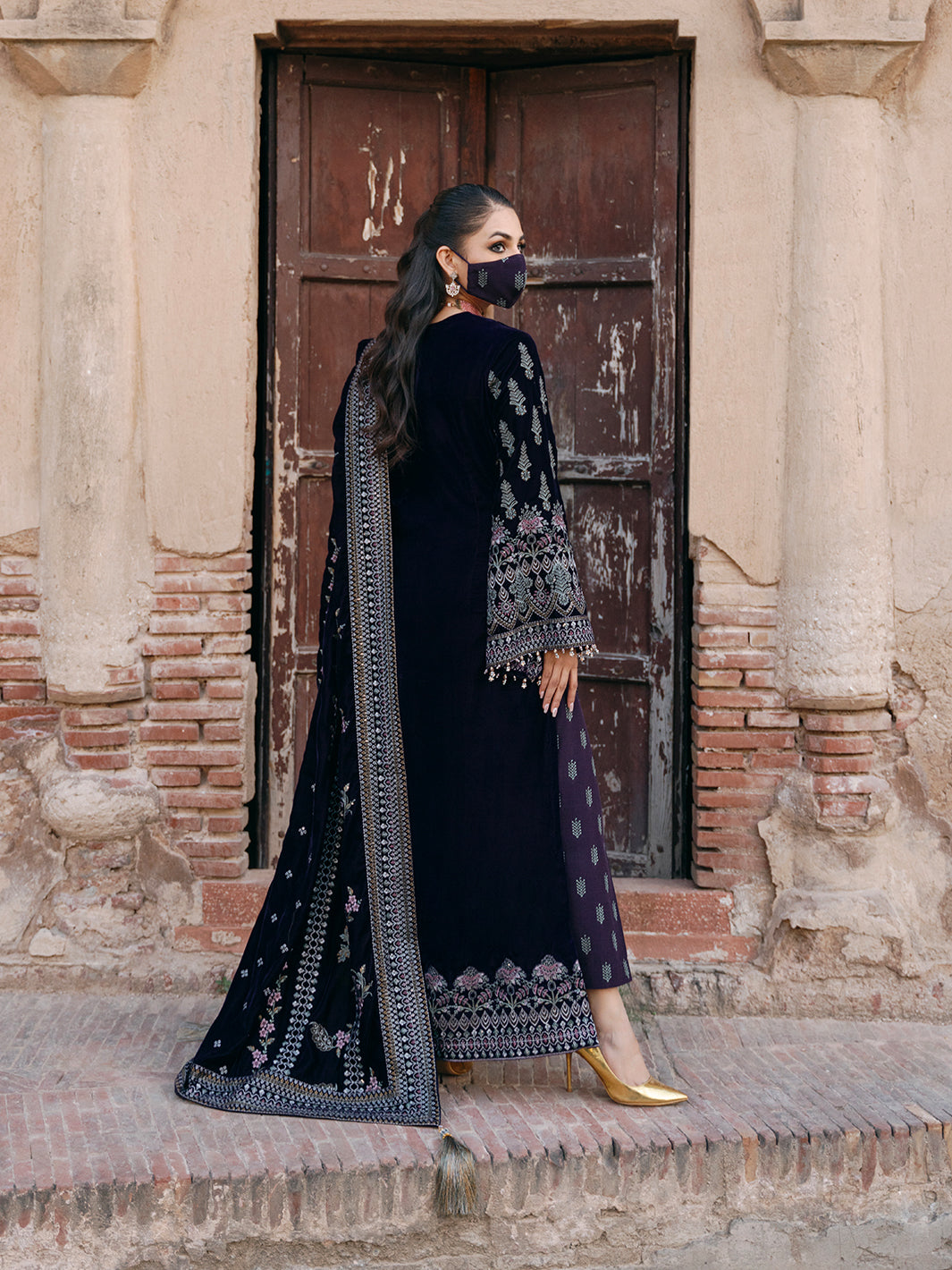 Flossie | Siara Velvet Formals | V-104 - A - Ladies Clothes - Maria Faisal