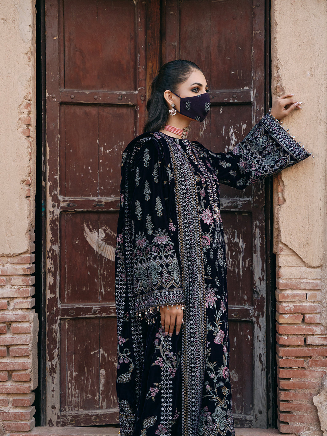 Flossie | Siara Velvet Formals | V-104 - A - Ladies Clothes - Maria Faisal