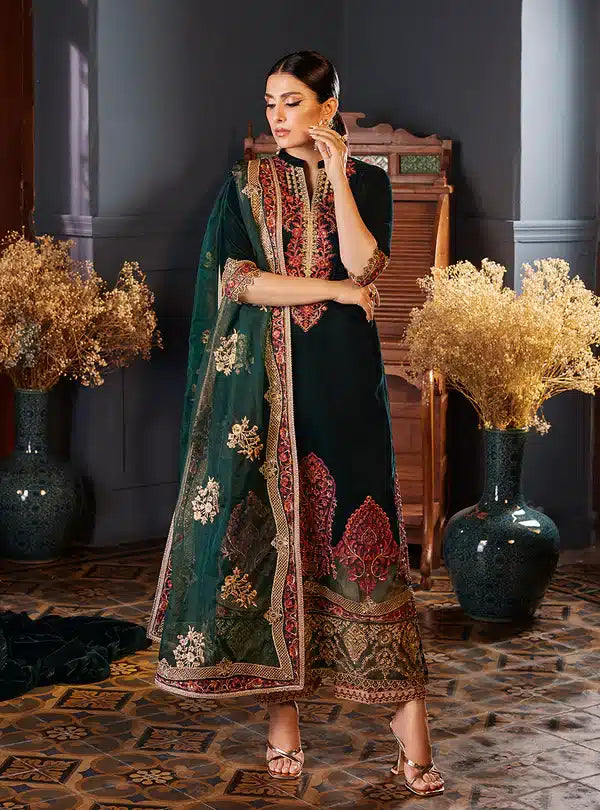 Zainab Chottani | Luxury Velvet Collection 23 | Zelena