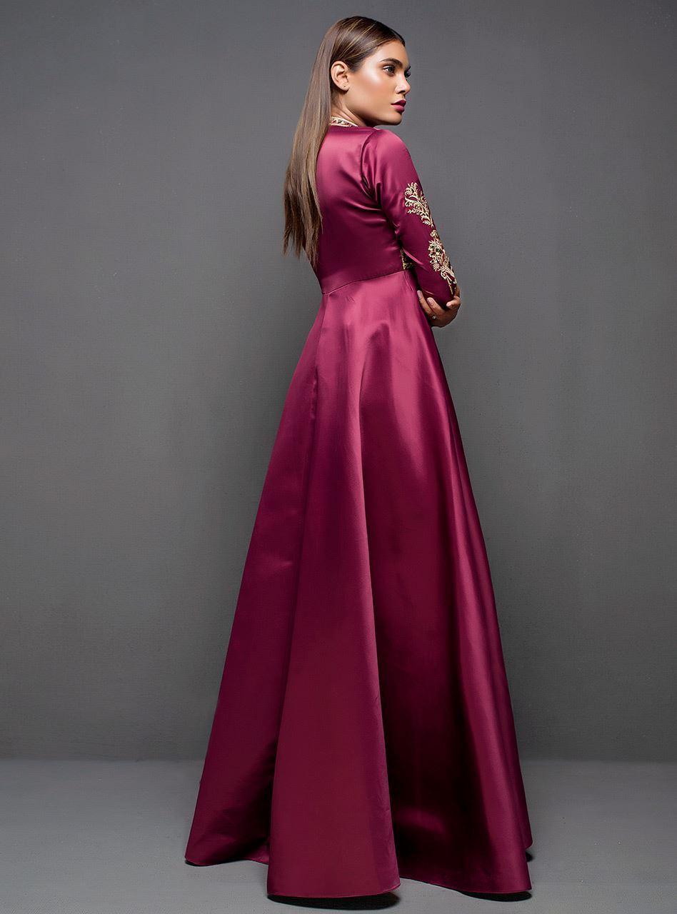 Zainab Chottani | Semi Formals | MAROON GOWN