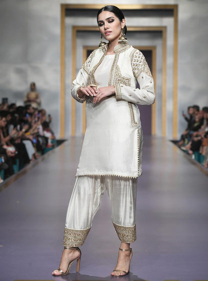 Zainab Chottani | Semi Formals | MEHRAB - Ladies Clothes - Maria Faisal