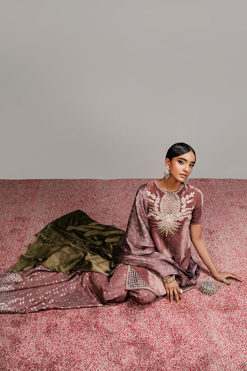 Haute Form | Rose Winter Plush | Seductress - Ladies Clothes - Maria Faisal