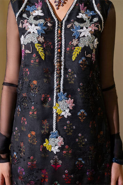 Haute Form | Diva Formals | Black Swan by Maria Faisal - Registered Vendor of : Haute Form - type : Ladies Clothes - 100% original wedding dresses