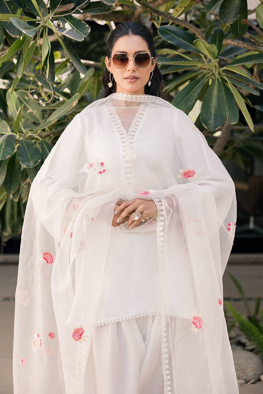 Deepak Perwani | Eid Edit 25 | Kut317 by Maria Faisal - Registered Vendor of : Deepak Perwani - type : Ladies Clothes - 100% original wedding dresses