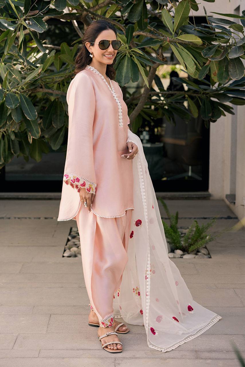 Deepak Perwani | Eid Edit 25 | Kut318 by Maria Faisal - Registered Vendor of : Deepak Perwani - type : Ladies Clothes - 100% original wedding dresses