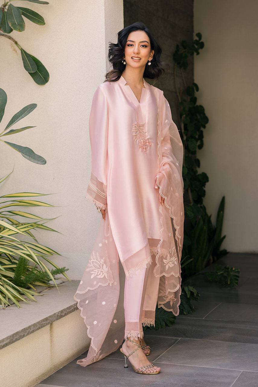 Deepak Perwani | Eid Edit 25 | Kut322 by Maria Faisal - Registered Vendor of : Deepak Perwani - type : Ladies Clothes - 100% original wedding dresses