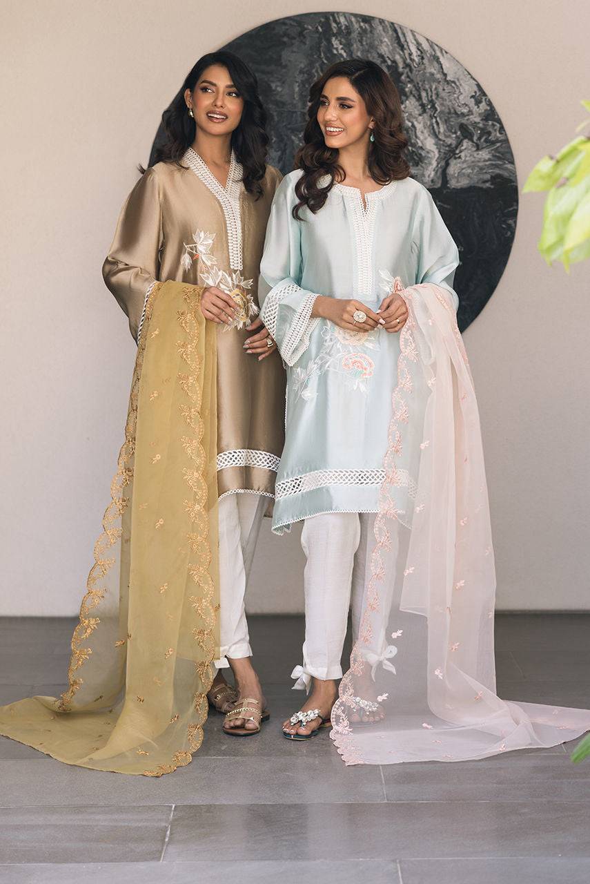 Deepak Perwani | Eid Edit 25 | Kut326 by Maria Faisal - Registered Vendor of : Deepak Perwani - type : Ladies Clothes - 100% original wedding dresses