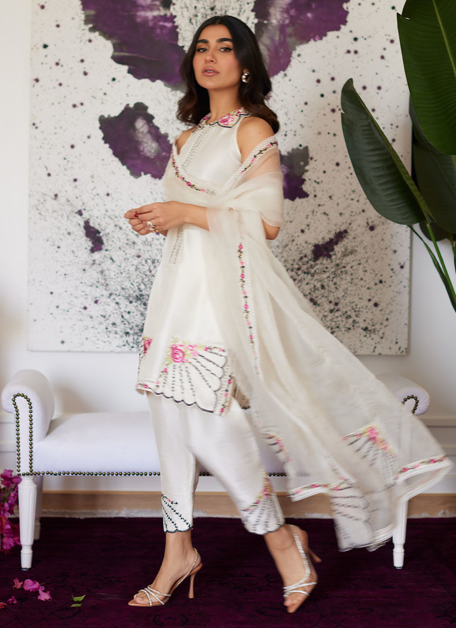 Farah Talib Aziz | Luna Eid Collection 24 | GENEVIVE PEARL WHITE - Ladies Clothes - Maria Faisal