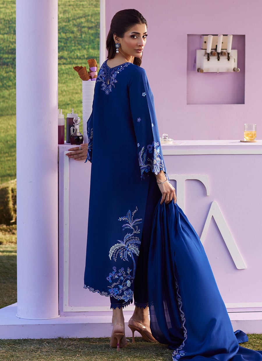 Farah Talib Aziz | Luna Eid 26 | Noirah Shirt And Dupatta - Luxury Dress - available at Maria Faisal in UK and USA.