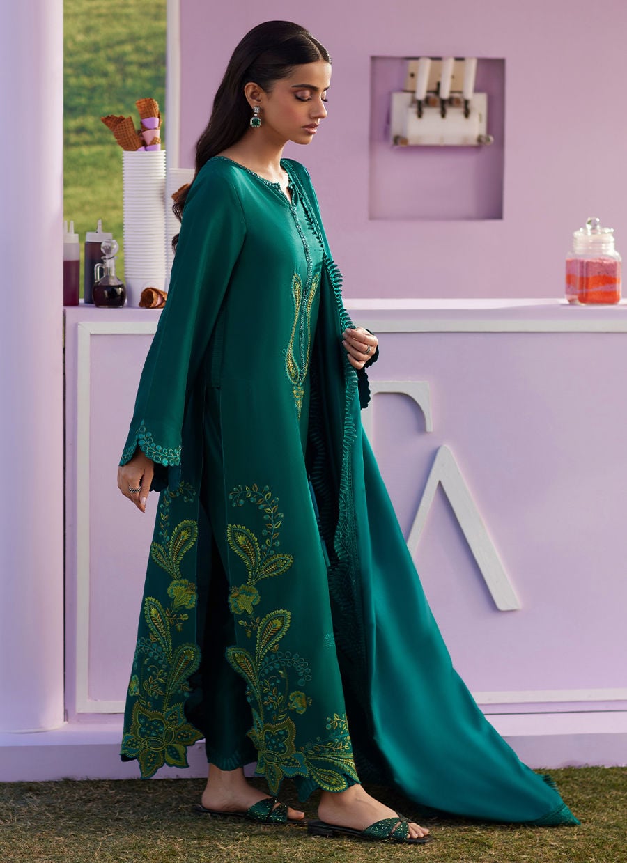 Farah Talib Aziz | Luna Eid 26 | Zayra Shirt And Dupatta - Luxury Dress - available at Maria Faisal in UK and USA.