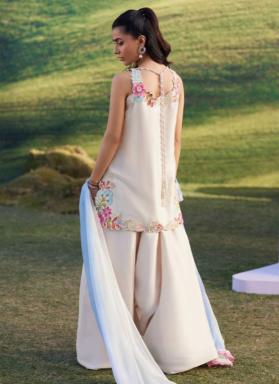 Farah Talib Aziz | Luna Eid 26 | Aira Shirt And Dupatta - Luxury Dress - available at Maria Faisal in UK and USA.