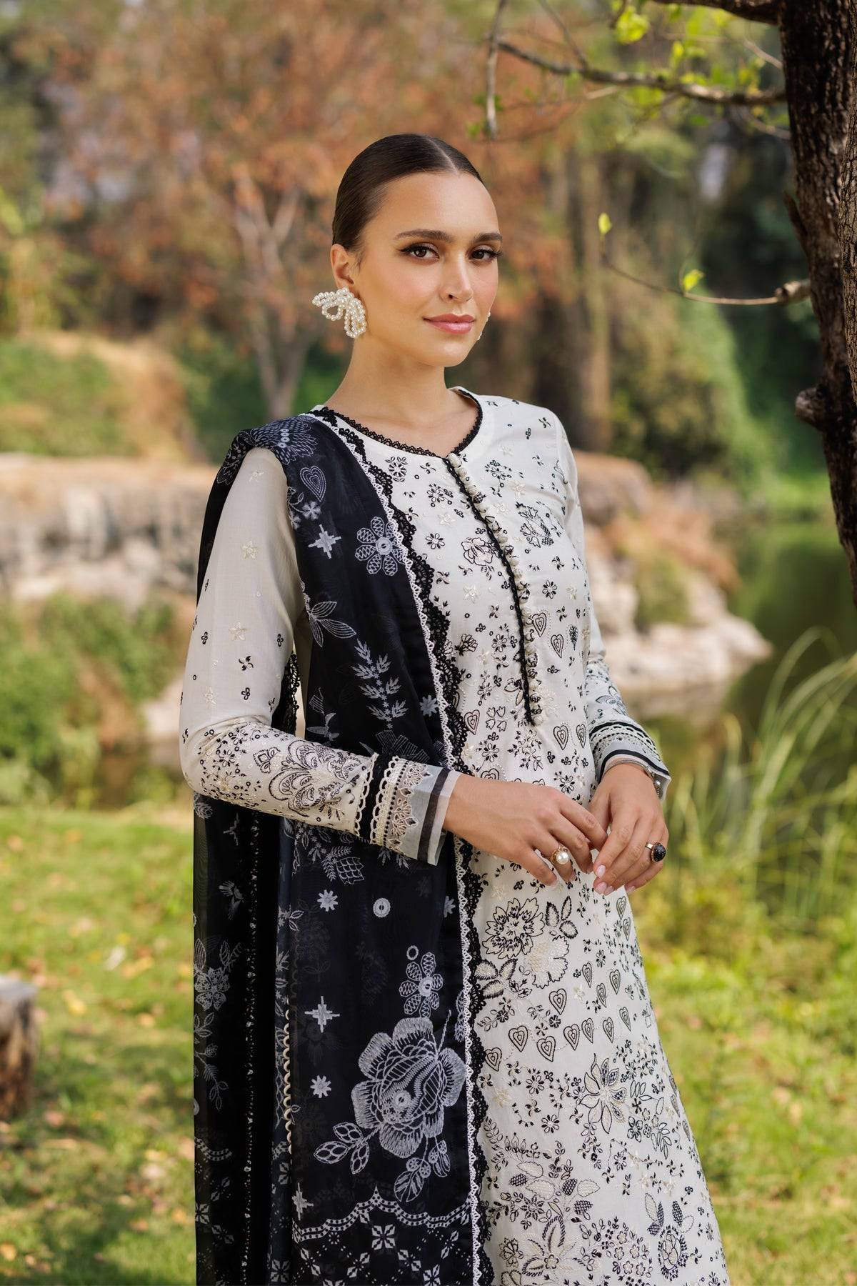 Xenia Formals | Luxury Lawn 25 | FIORELLA by Maria Faisal - Registered Vendor of : Xenia Formals - type : Ladies Clothes - 100% original wedding dresses