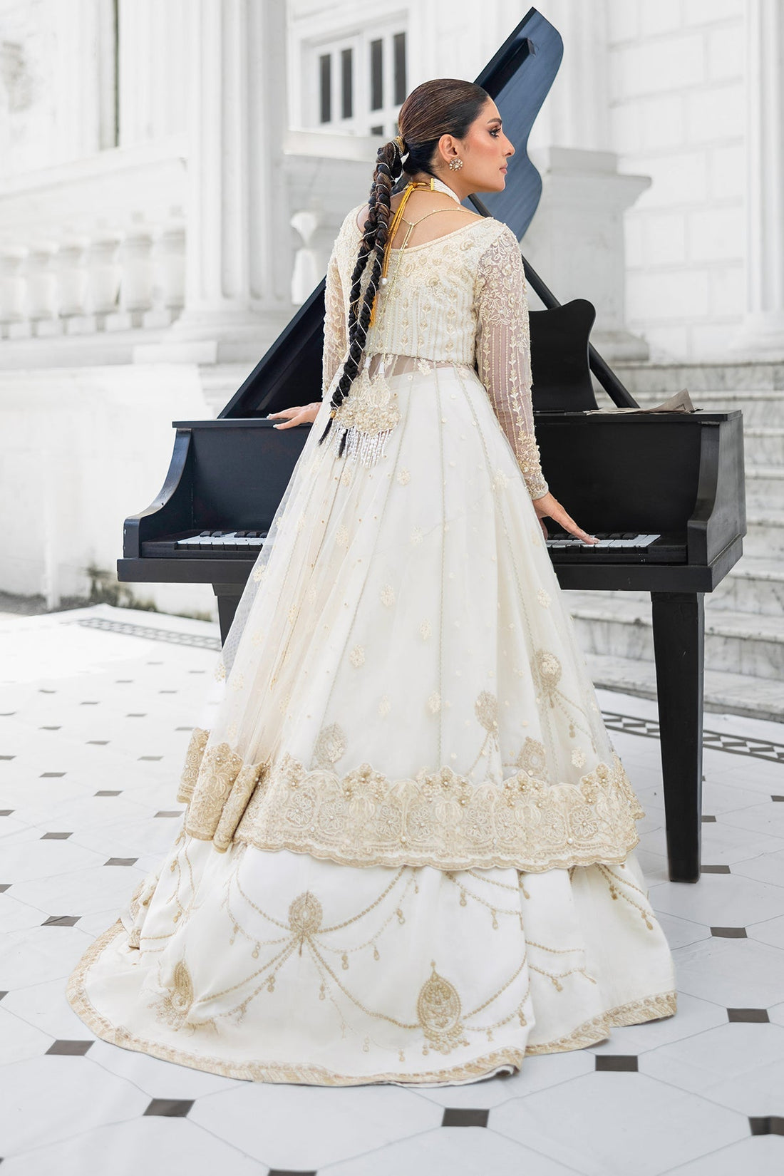 Erum Khan | Jahan Wedding 25 | Snow Pearl - Ladies Clothes - Maria Faisal