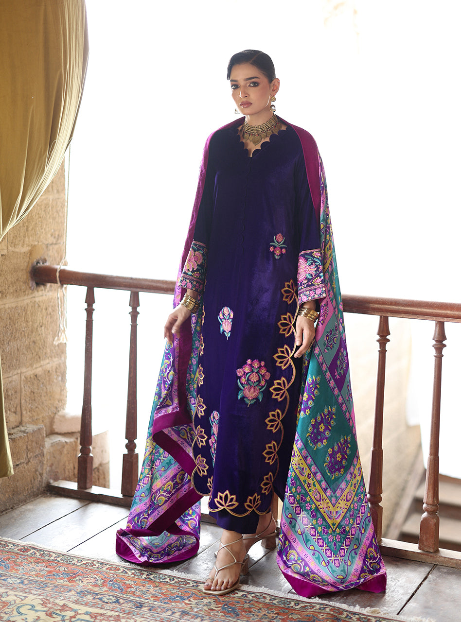 Zainab Chottani | Velura Velvet Edit 25 | Ameth Long Shirt - Formal Dress - available at Maria Faisal in UK and USA.