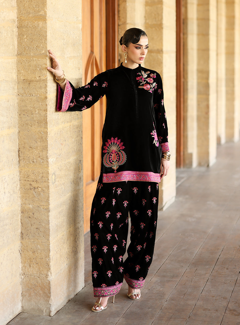 Zainab Chottani | Velura Velvet Edit 25 | Arah Farshi - Formal Dress - available at Maria Faisal in UK and USA.