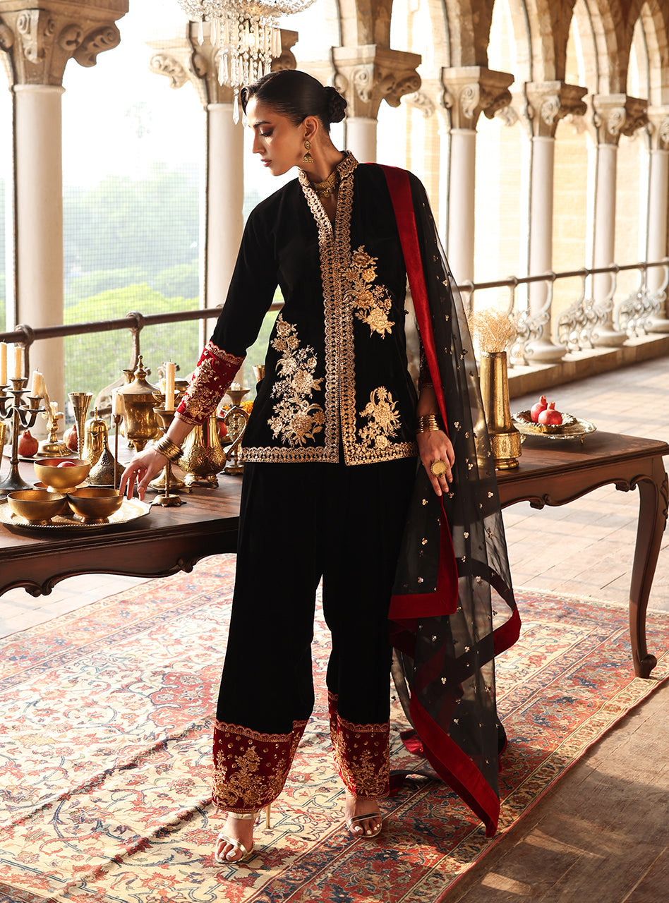 Zainab Chottani | Velura Velvet Edit 25 | Vian Farshi - Formal Dress - available at Maria Faisal in UK and USA.