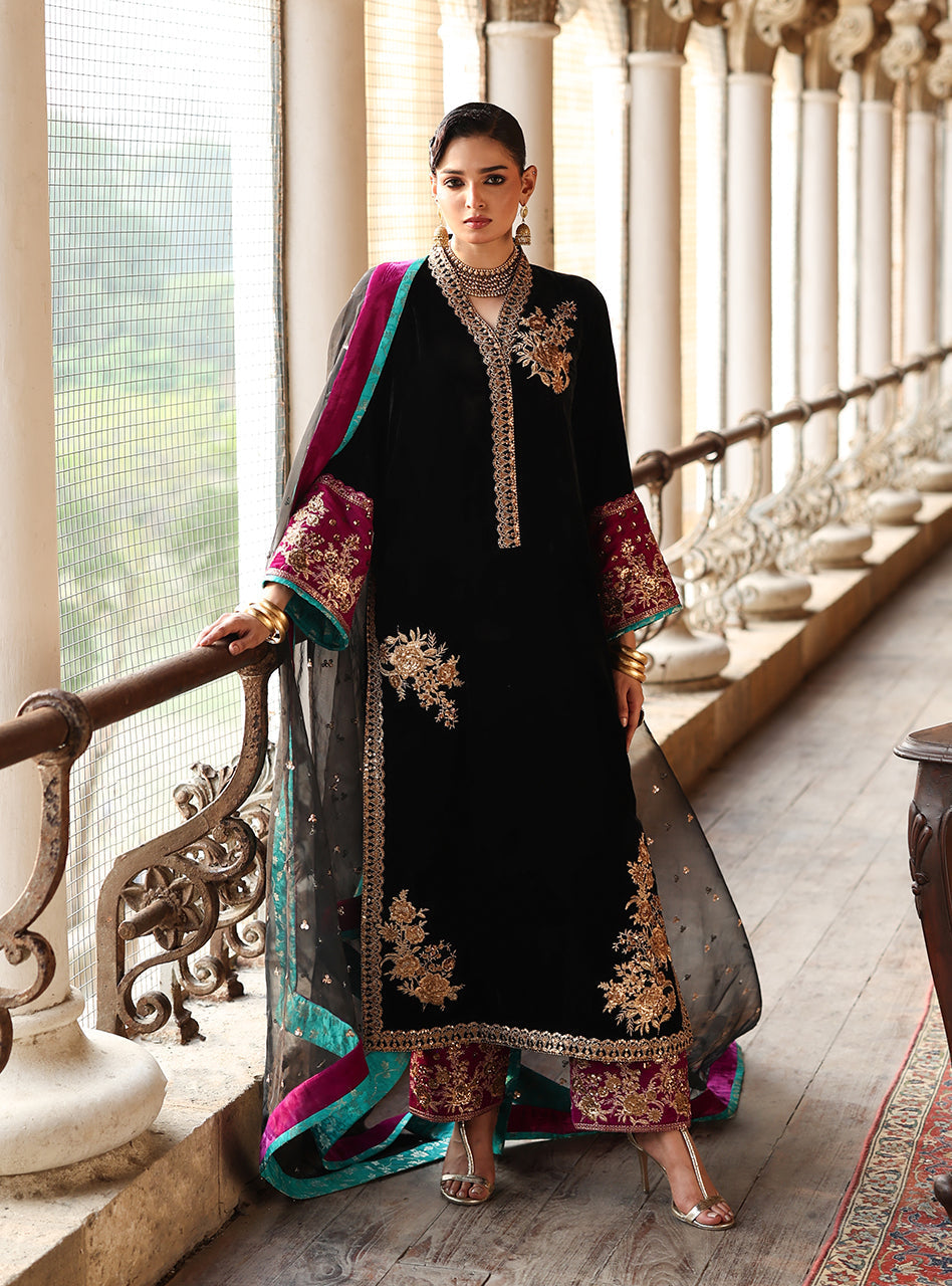 Zainab Chottani | Velura Velvet Edit 25 | Siya Long Shirt - Formal Dress - available at Maria Faisal in UK and USA.