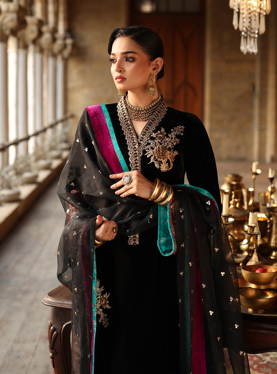 Zainab Chottani | Velura Velvet Edit 25 | Siya Long Shirt - Formal Dress - available at Maria Faisal in UK and USA.