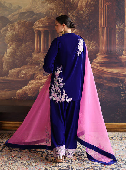 Zainab Chottani | Velura Velvet Edit 25 | Vida Farshi - Formal Dress - available at Maria Faisal in UK and USA.