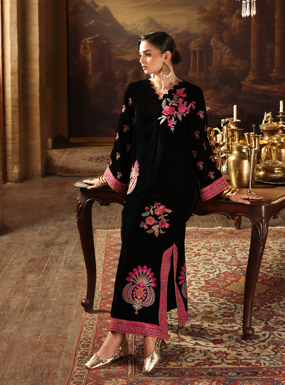 Zainab Chottani | Velura Velvet Edit 25 | Belle Kaftan - Formal Dress - available at Maria Faisal in UK and USA.