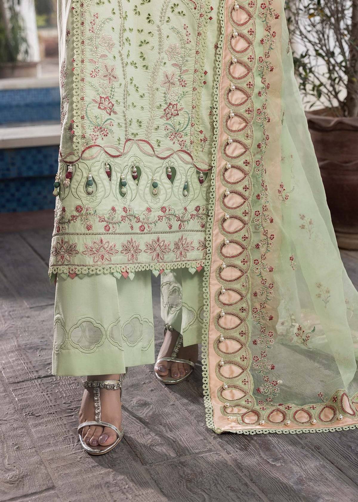 Shurooq | Luxury Lawn 25 | Amazon by Maria Faisal - Registered Vendor of : Shurooq - type : Ladies Clothes - 100% original wedding dresses