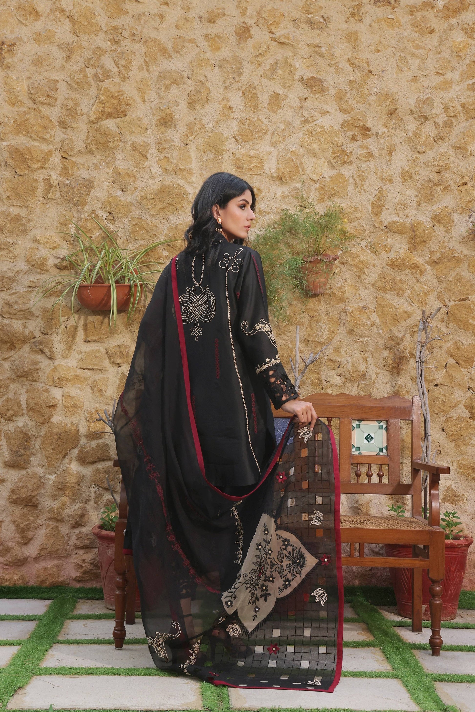 Mona Imran | Ezel Eid 25 |Nazli by Maria Faisal - Registered Vendor of : Mona Imran - type : Ladies Clothes - 100% original wedding dresses