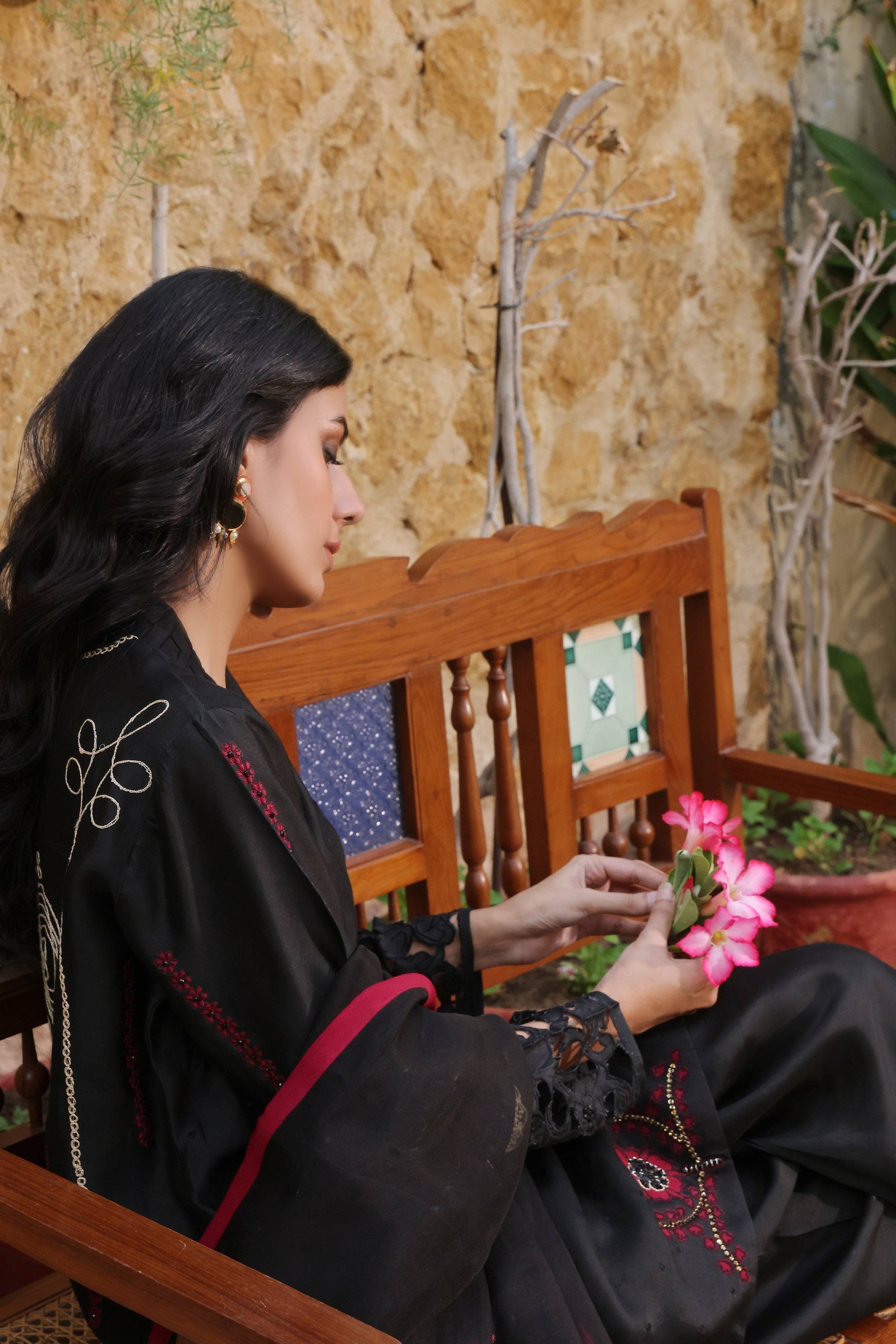 Mona Imran | Ezel Eid 25 |Nazli by Maria Faisal - Registered Vendor of : Mona Imran - type : Ladies Clothes - 100% original wedding dresses