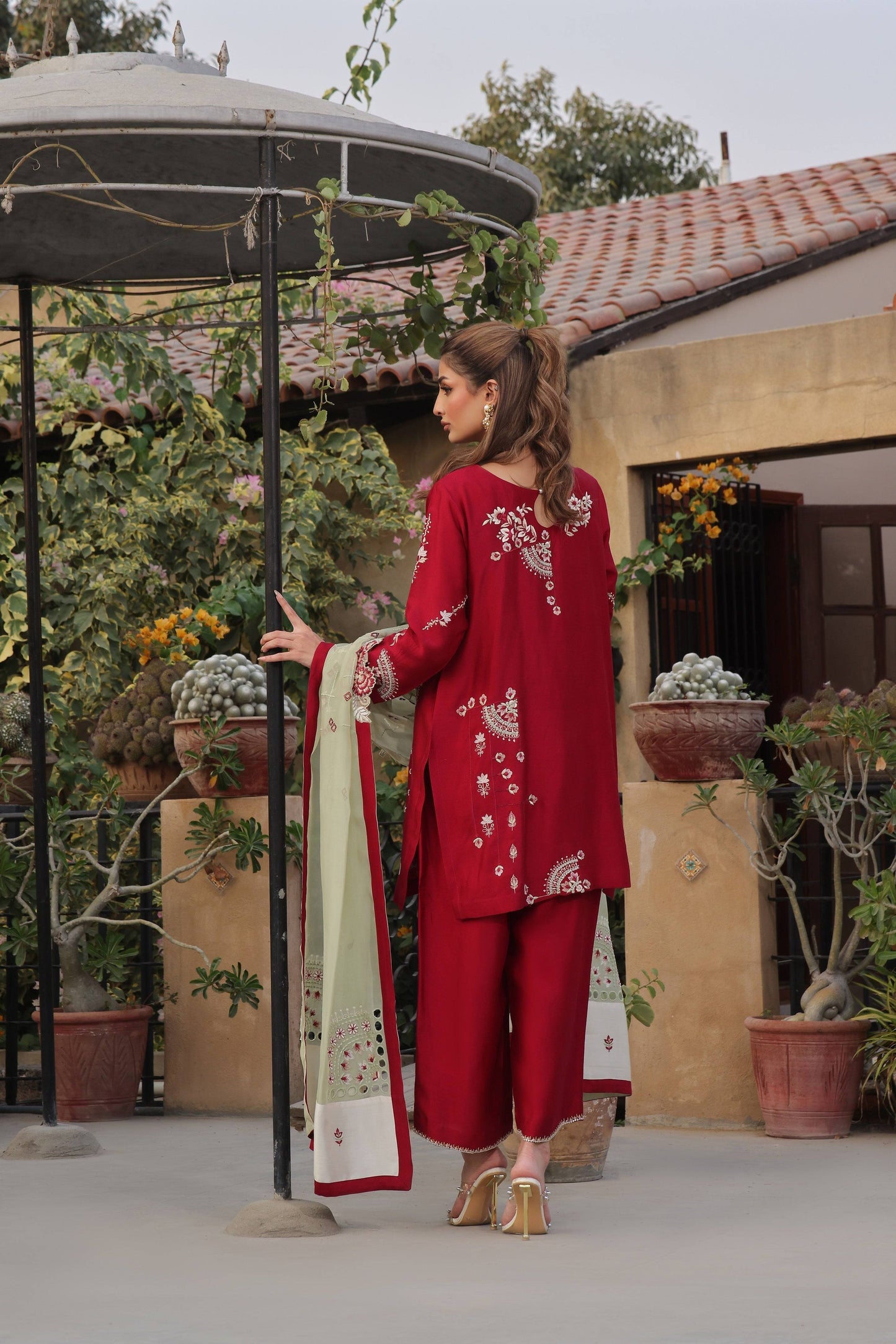 Mona Imran | Ezel Eid 25 | Claude by Maria Faisal - Registered Vendor of : Mona Imran - type : Ladies Clothes - 100% original wedding dresses