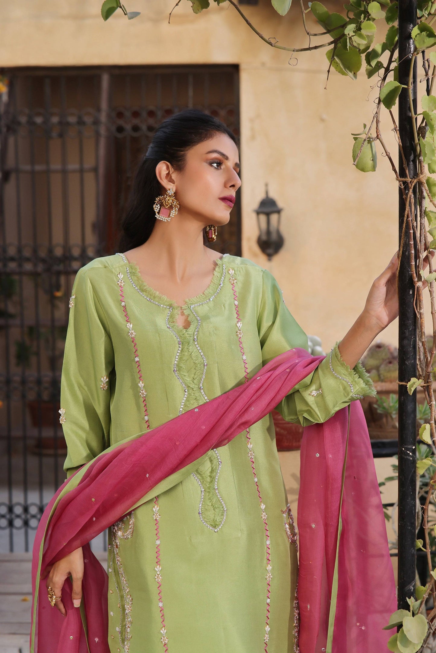 Mona Imran | Ezel Eid 25 | Gulrukh by Maria Faisal - Registered Vendor of : Mona Imran - type : Ladies Clothes - 100% original wedding dresses