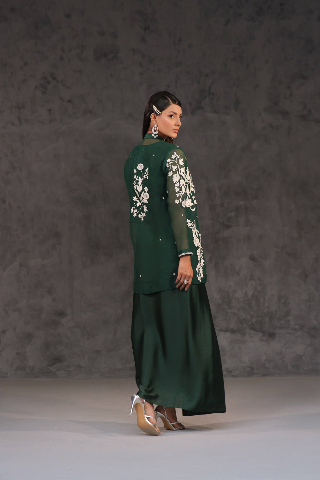 Mona Imran | Ezel Eid 25 | Nova by Maria Faisal - Registered Vendor of : Mona Imran - type : Ladies Clothes - 100% original wedding dresses