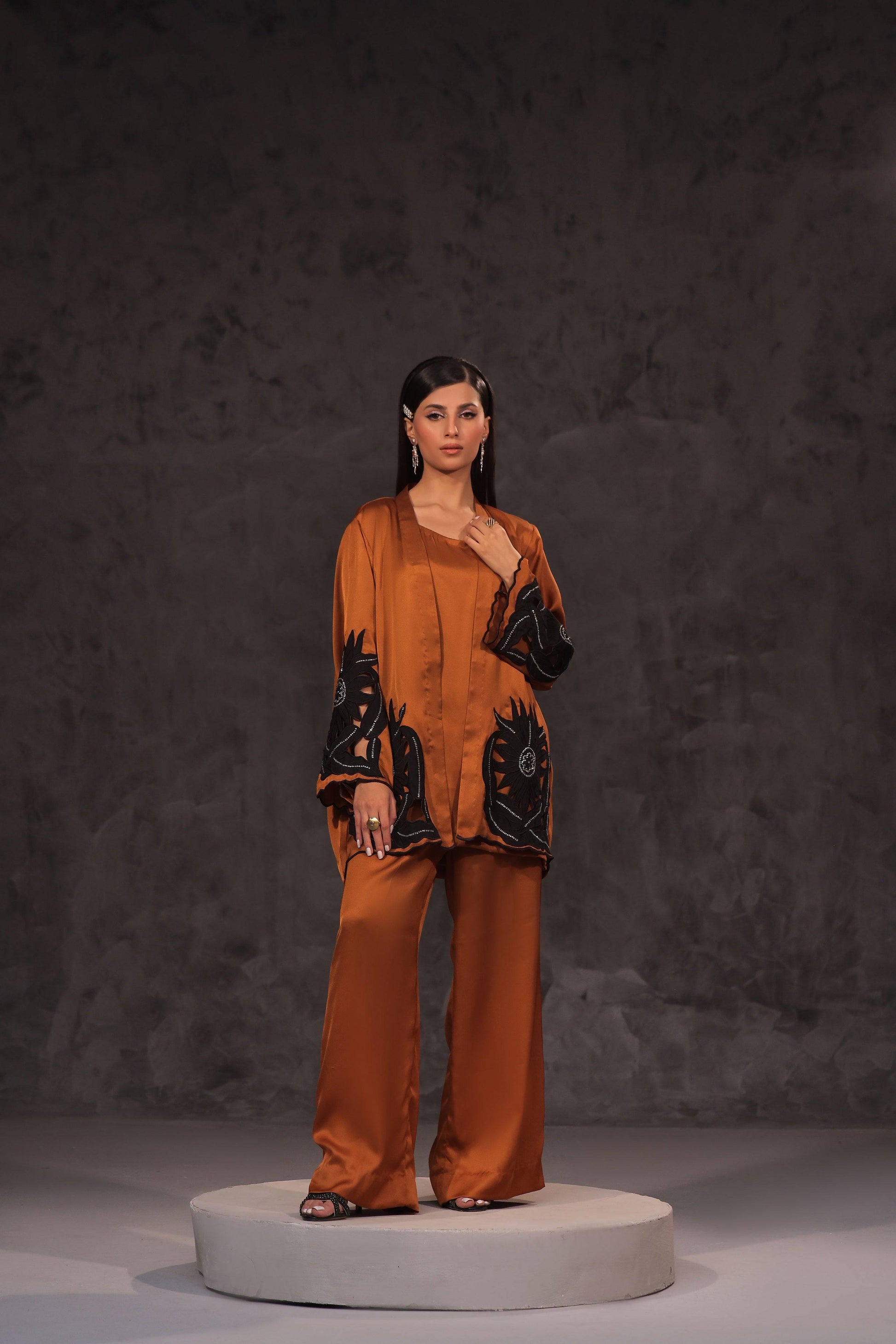 Mona Imran | Ezel Eid 25 | Meena by Maria Faisal - Registered Vendor of : Mona Imran - type : Ladies Clothes - 100% original wedding dresses