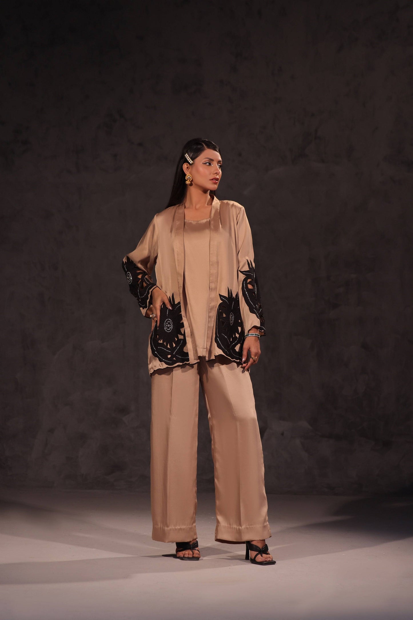Mona Imran | Ezel Eid 25 | Zevira by Maria Faisal - Registered Vendor of : Mona Imran - type : Ladies Clothes - 100% original wedding dresses