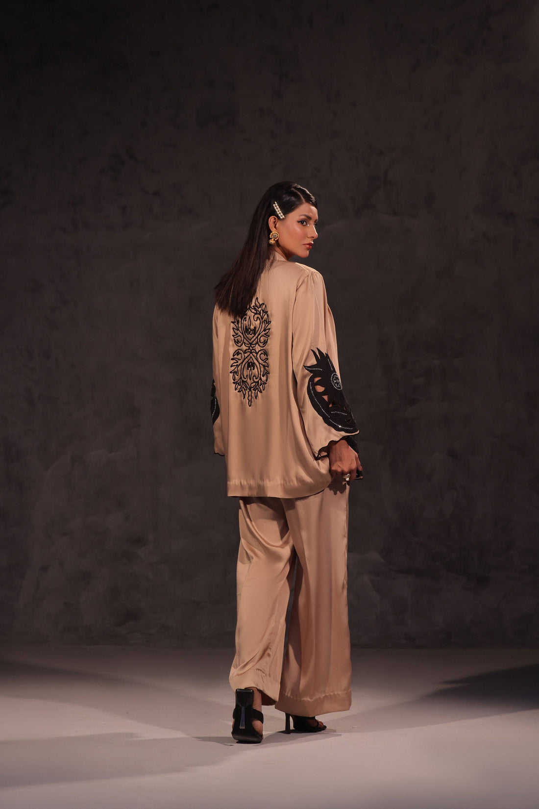 Mona Imran | Ezel Eid 25 | Zevira by Maria Faisal - Registered Vendor of : Mona Imran - type : Ladies Clothes - 100% original wedding dresses