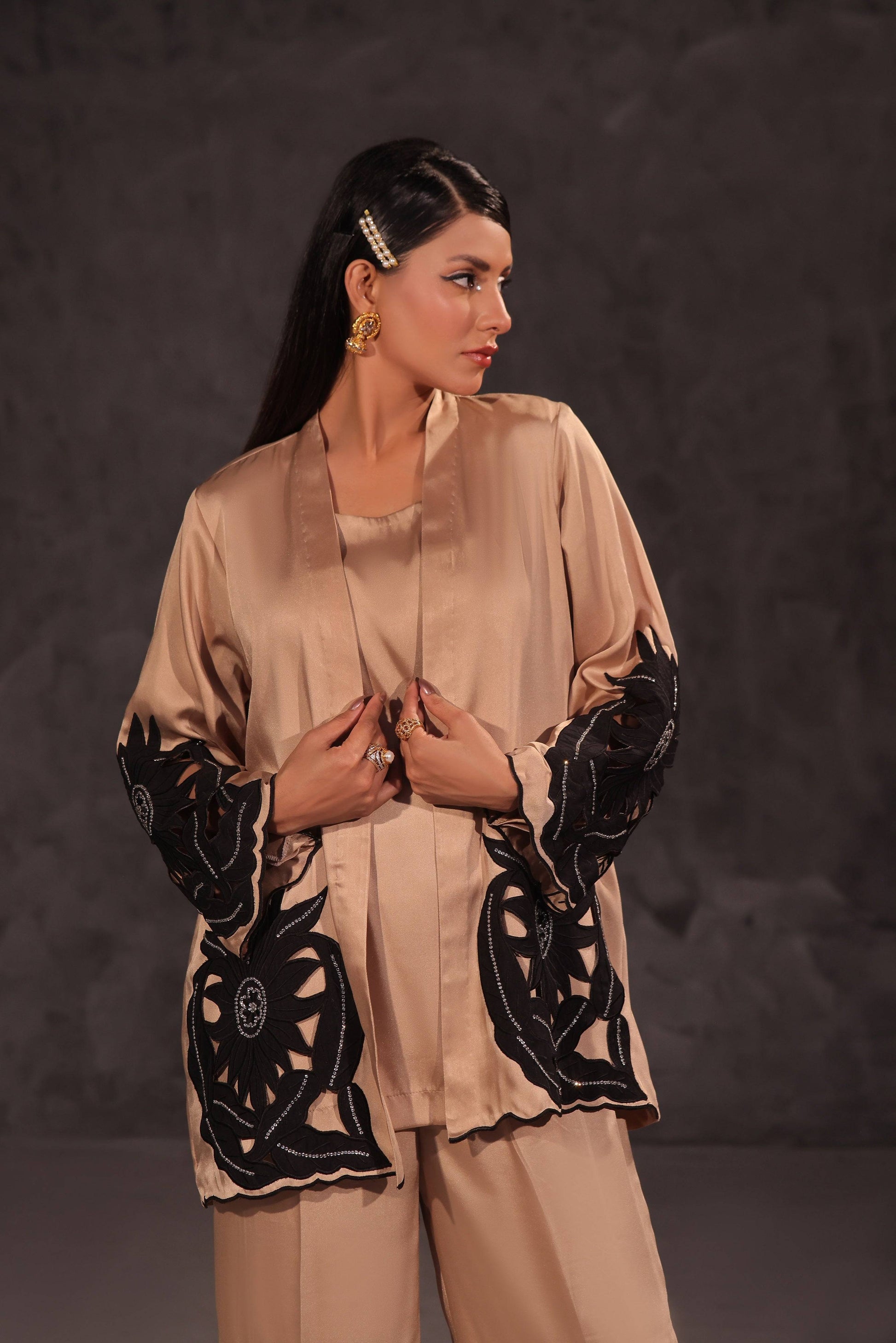 Mona Imran | Ezel Eid 25 | Zevira by Maria Faisal - Registered Vendor of : Mona Imran - type : Ladies Clothes - 100% original wedding dresses