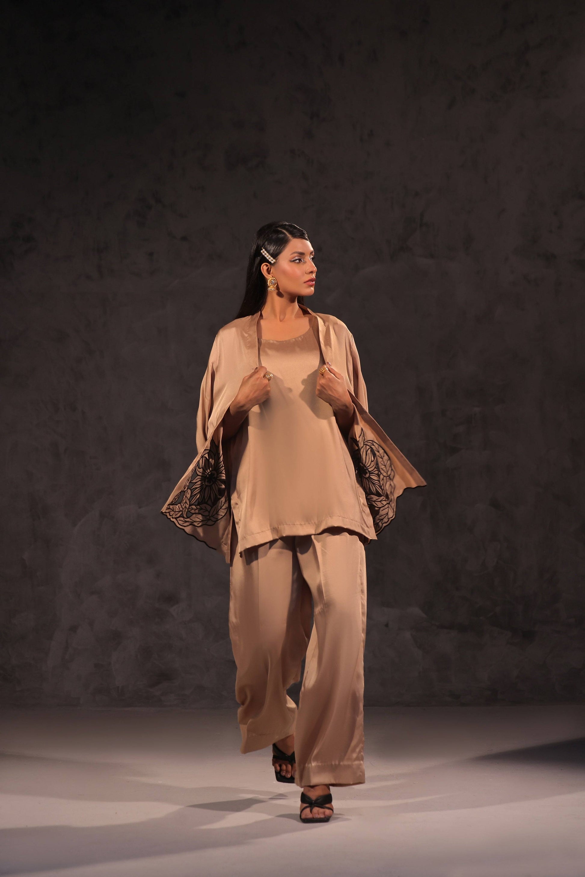 Mona Imran | Ezel Eid 25 | Zevira by Maria Faisal - Registered Vendor of : Mona Imran - type : Ladies Clothes - 100% original wedding dresses