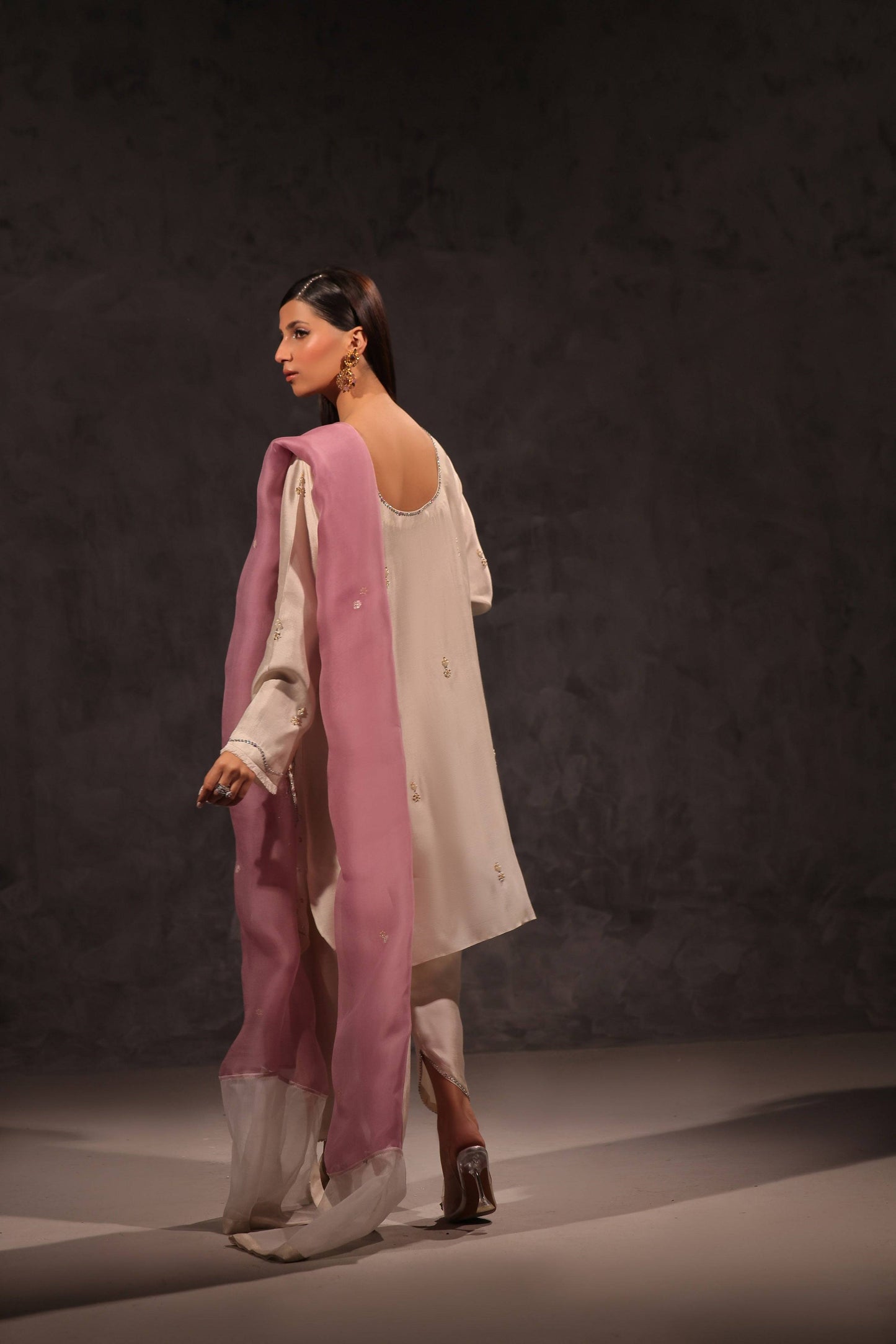 Mona Imran | Ezel Eid 25 |Nayaara by Maria Faisal - Registered Vendor of : Mona Imran - type : Ladies Clothes - 100% original wedding dresses