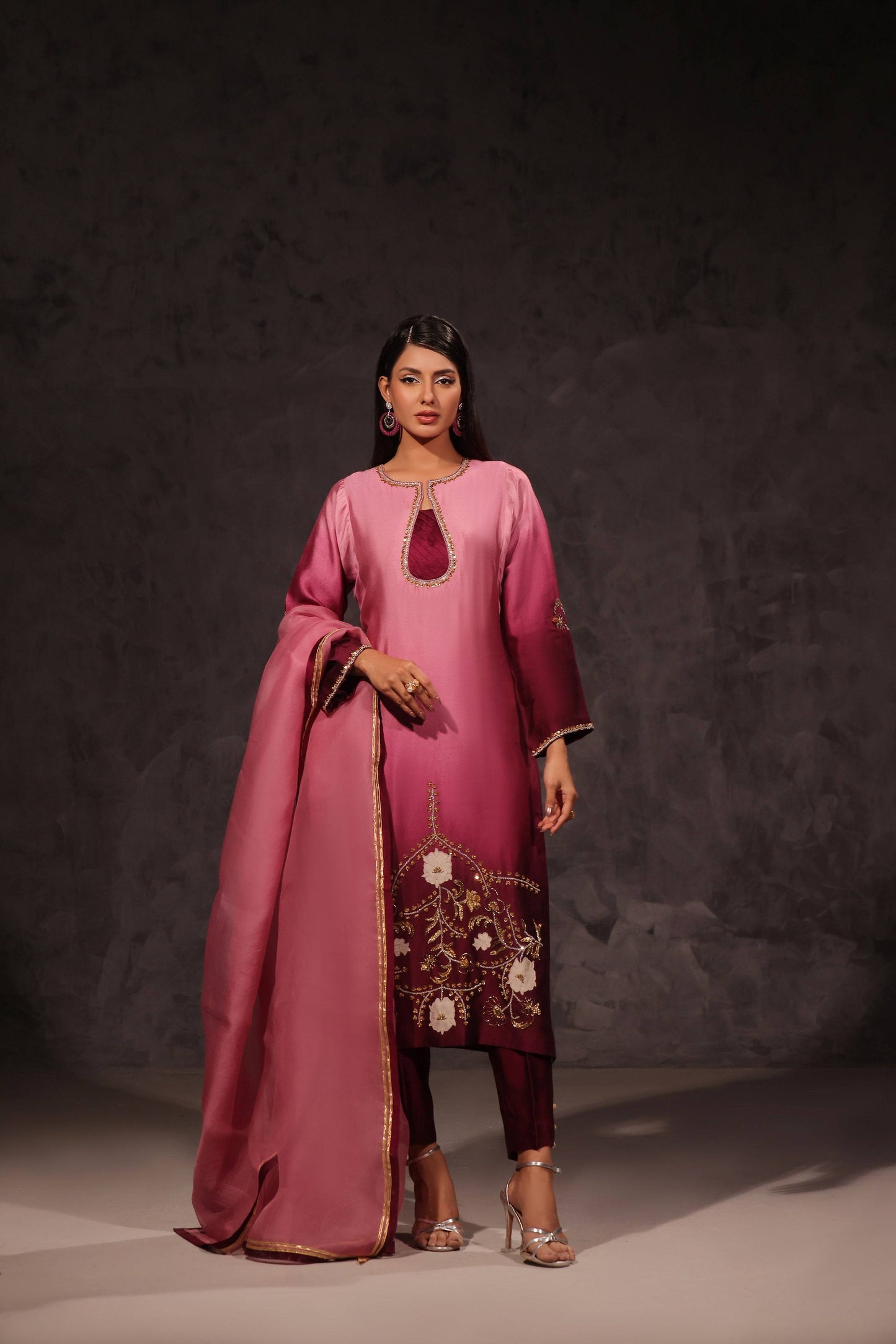 Mona Imran | Ezel Eid 25 |Maahru by Maria Faisal - Registered Vendor of : Mona Imran - type : Ladies Clothes - 100% original wedding dresses