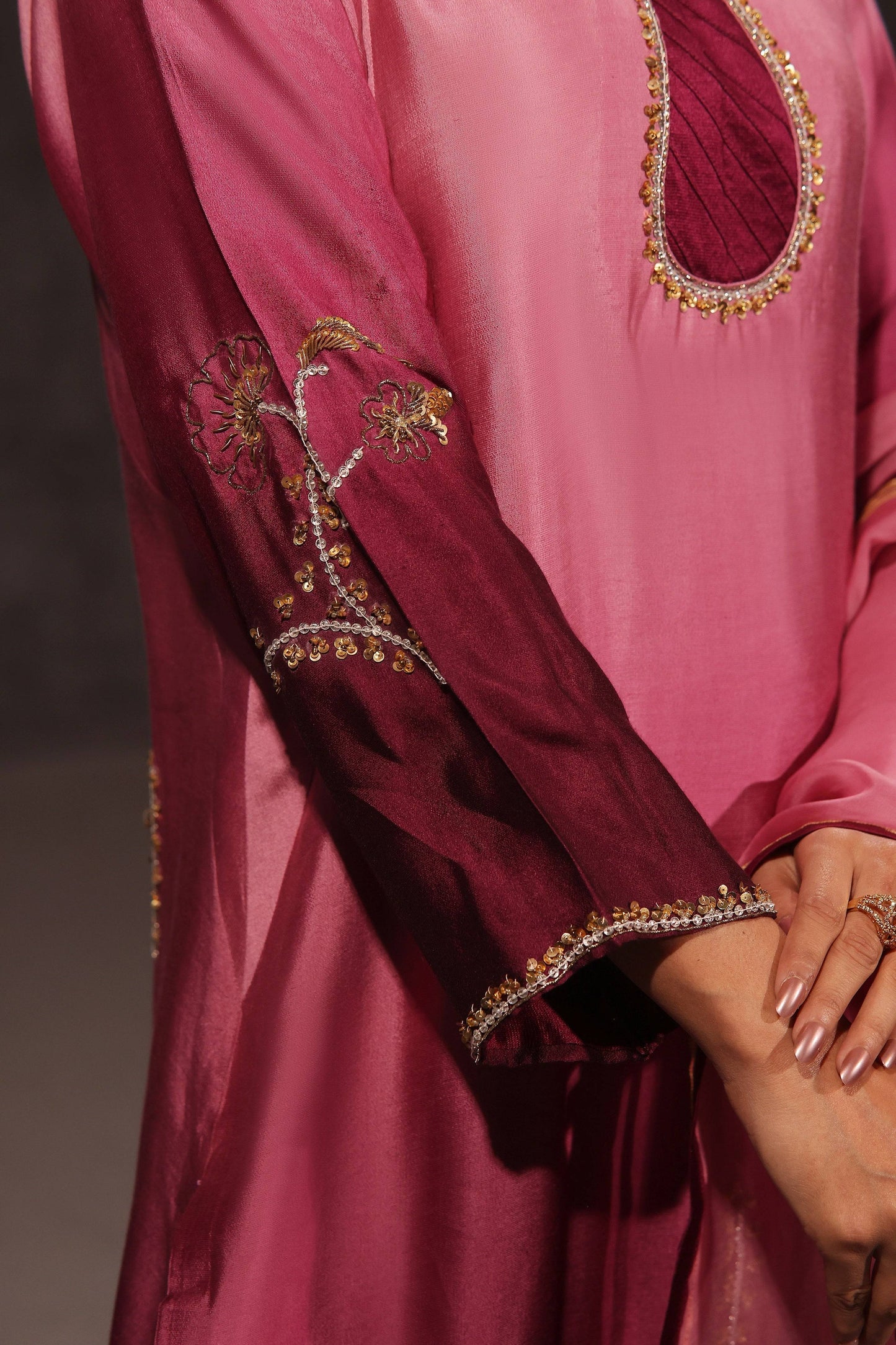 Mona Imran | Ezel Eid 25 |Maahru by Maria Faisal - Registered Vendor of : Mona Imran - type : Ladies Clothes - 100% original wedding dresses