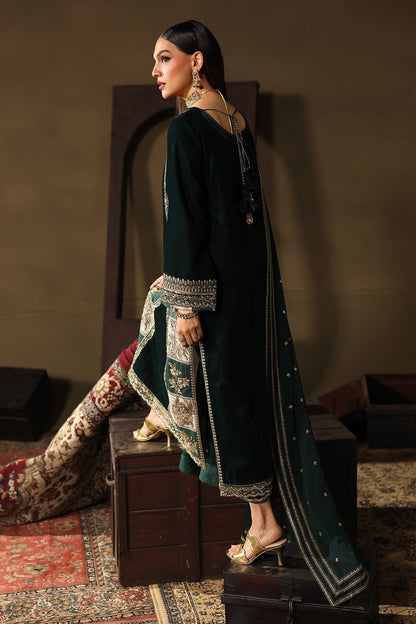 CVT5-05 – authentic Pakistani dress from the Signora Velvet 25 collection for women in the UK