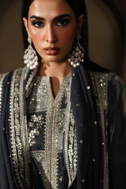 CVT5-03 – authentic Pakistani dress from the Signora Velvet 25 collection for women in the UK